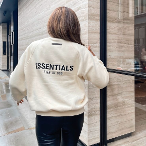 Essentials-Sweatshirt